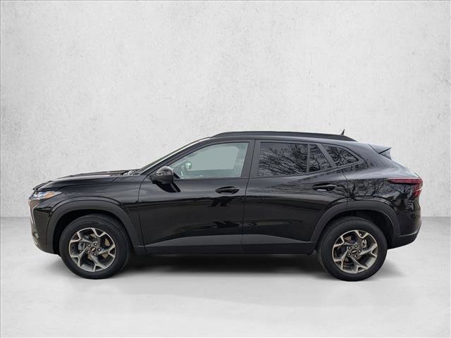 Used 2025 Chevrolet Trax LT image 8