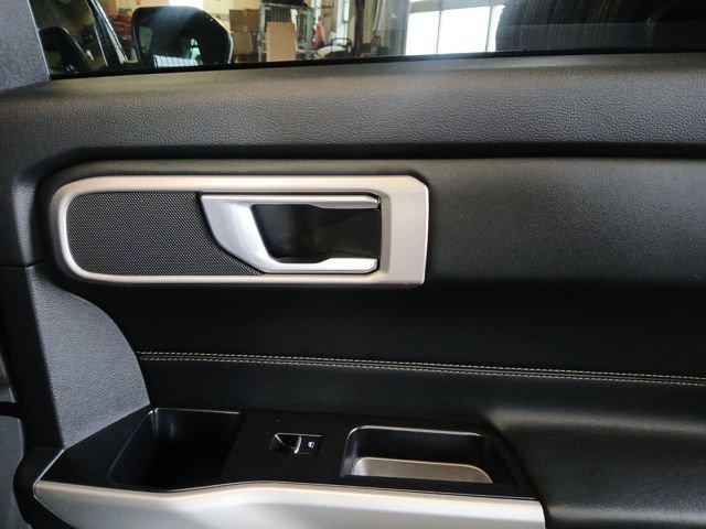Used 2023 Ford Explorer XLT image 43