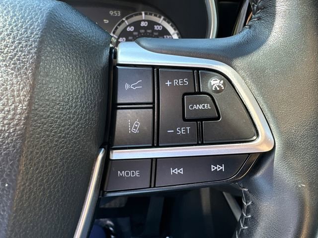 Used 2024 Toyota Highlander XLE AWD/4WD image 38
