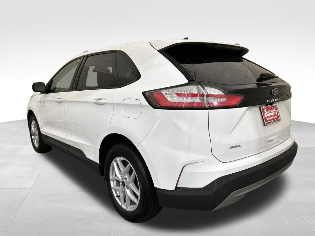 Used 2024 Ford Edge SEL image 3