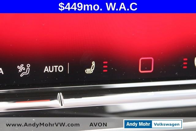 Used 2025 Volkswagen Tiguan SE AWD/4WD image 37