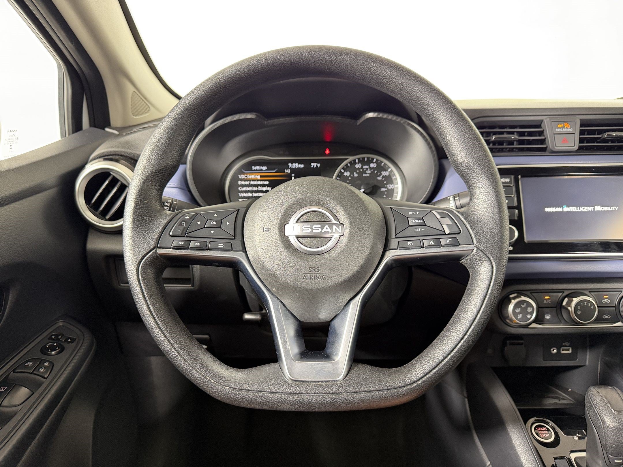 Used 2024 Nissan Versa SV FWD image 9