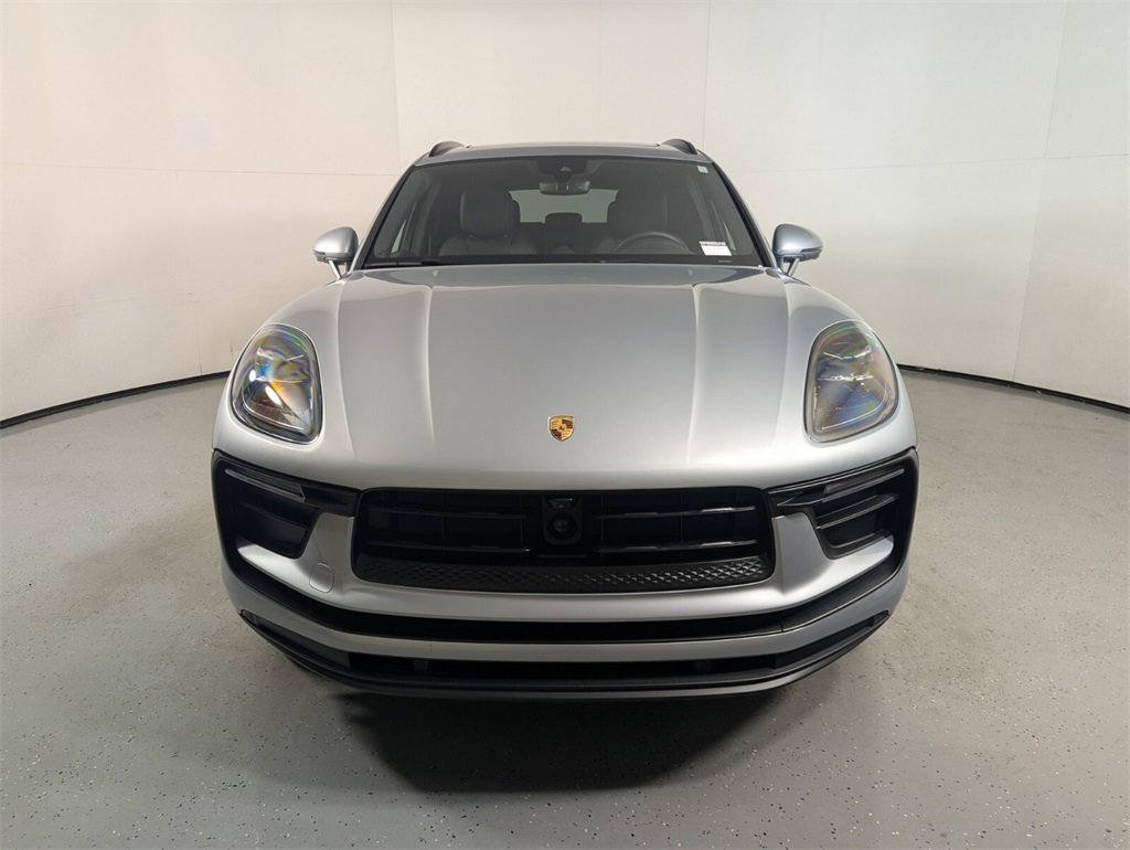 Used 2025 Porsche Macan Base w/ Premium Package Plus image 2