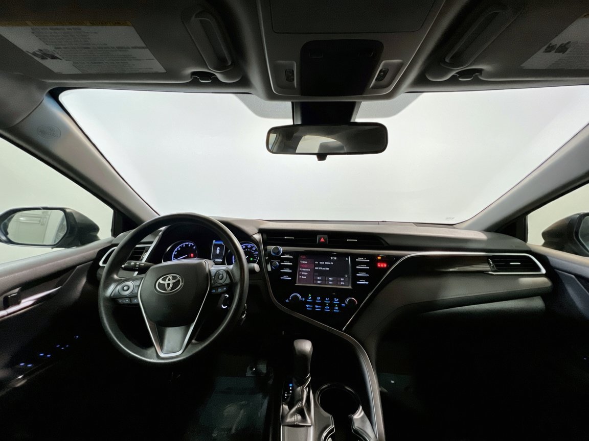 Used 2018 Toyota Camry LE FWD image 15