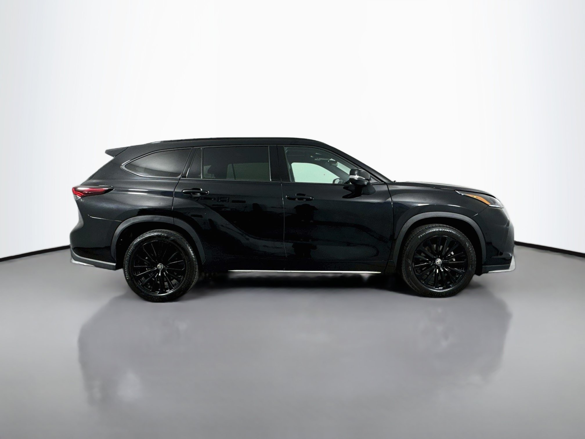 Certified 2025 Toyota Highlander XSE AWD/4WD image 8