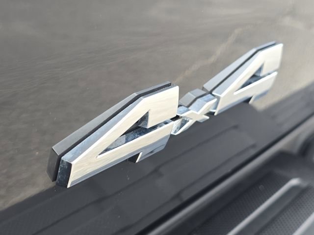 Used 2025 Toyota Tacoma SR5 AWD/4WD image 10