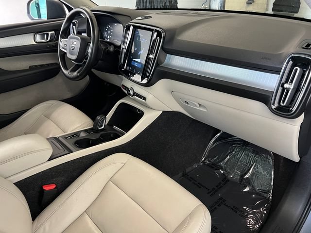 Used 2019 Volvo XC40 T5 Momentum AWD/4WD image 43