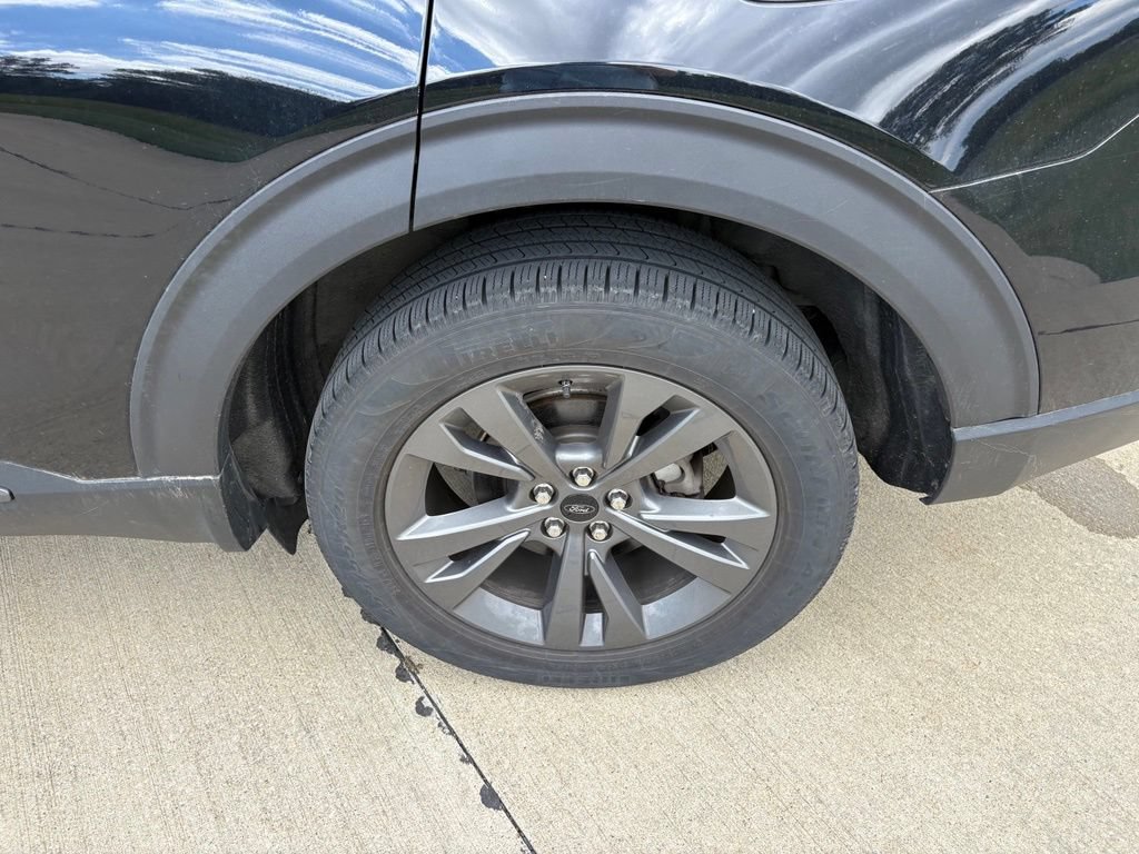 Used 2021 Ford Explorer XLT w/ Equipment Group 202A AWD/4WD image 29