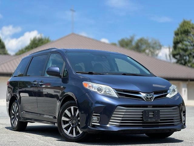 Used 2018 Toyota Sienna XLE w/ XLE Navigation Package AWD/4WD image 3