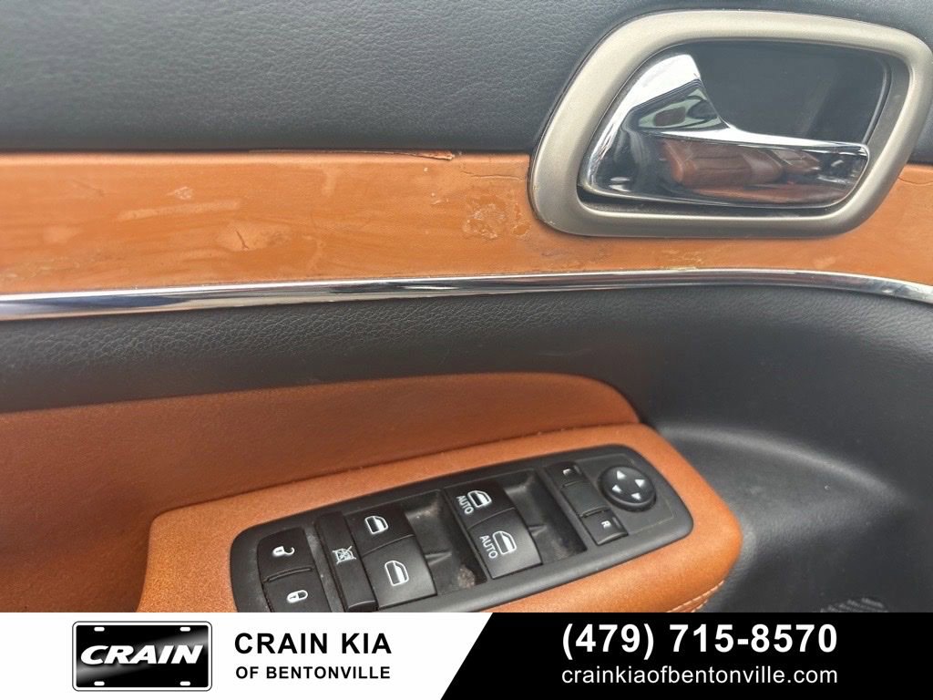 Used 2012 Jeep Grand Cherokee Overland AWD/4WD image 22