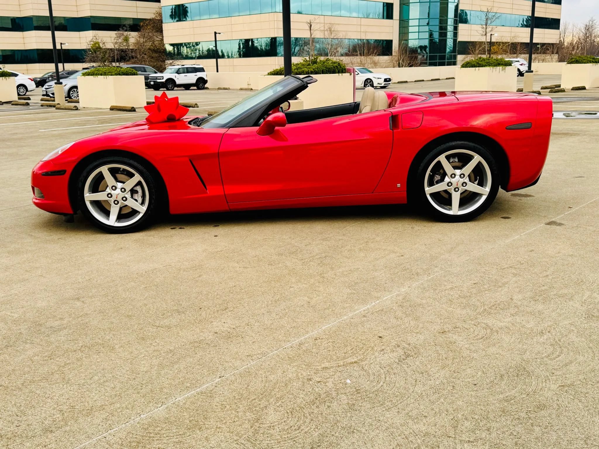 Used 2006 Chevrolet Corvette Convertible w/ Preferred Equipment Group RWD image 3