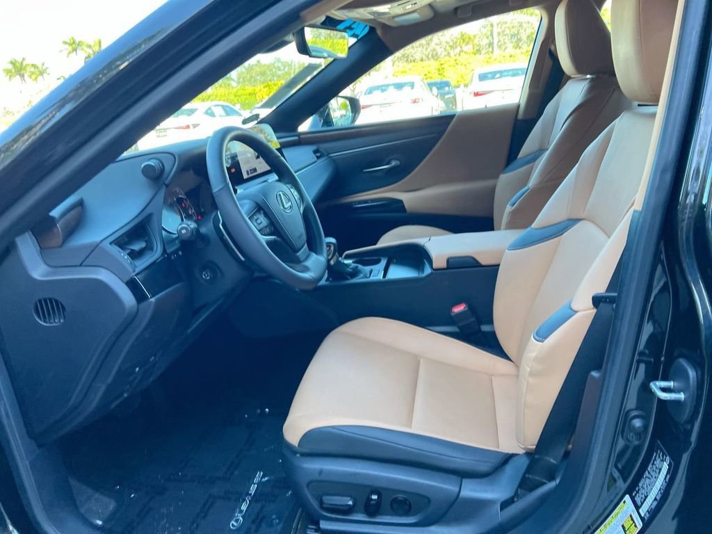 Certified 2024 Lexus ES 350 w/ Premium Package image 12