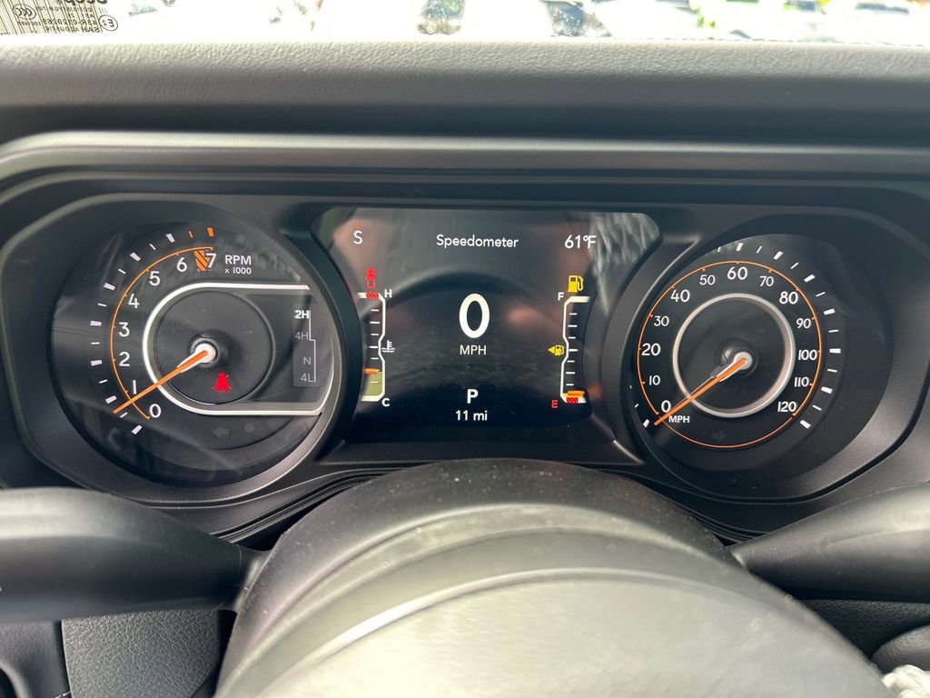 New 2025 Jeep Gladiator High Tide image 8