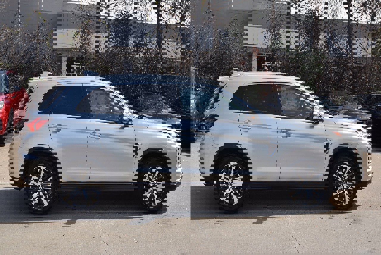 Used 2020 Mitsubishi Outlander Sport SE image 6