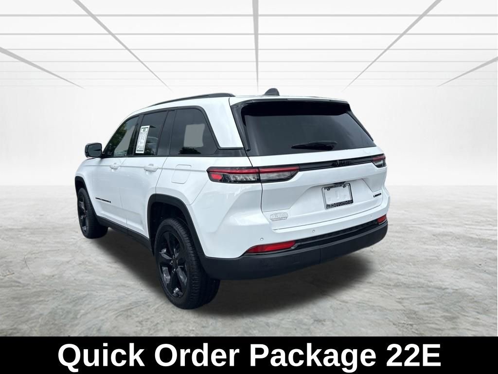 Used 2025 Jeep Grand Cherokee Limited w/ Black Appearance Package RWD image 7