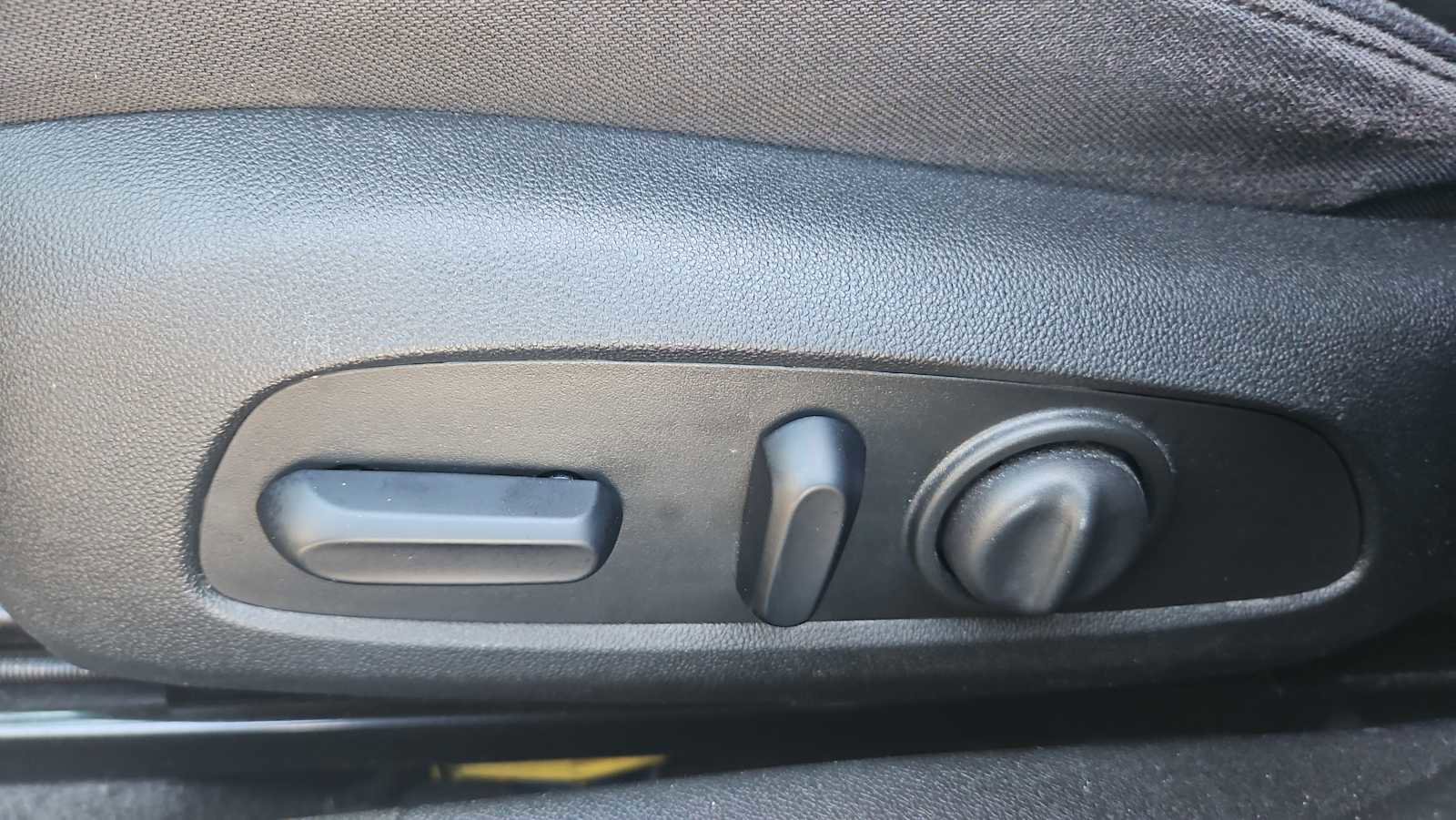 Used 2023 Chevrolet Malibu LT FWD image 14