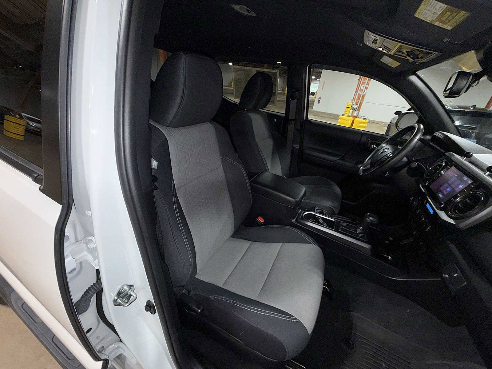 Used 2021 Toyota Tacoma TRD Off-Road image 16