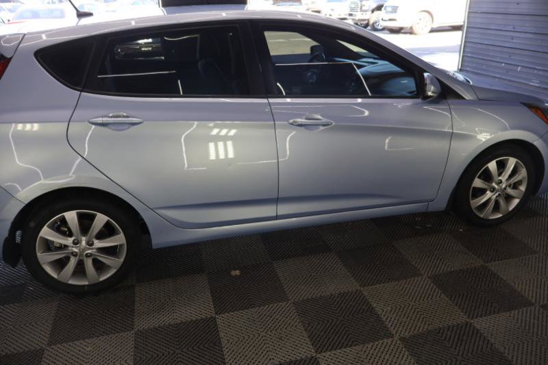 Used 2013 Hyundai Accent SE image 8