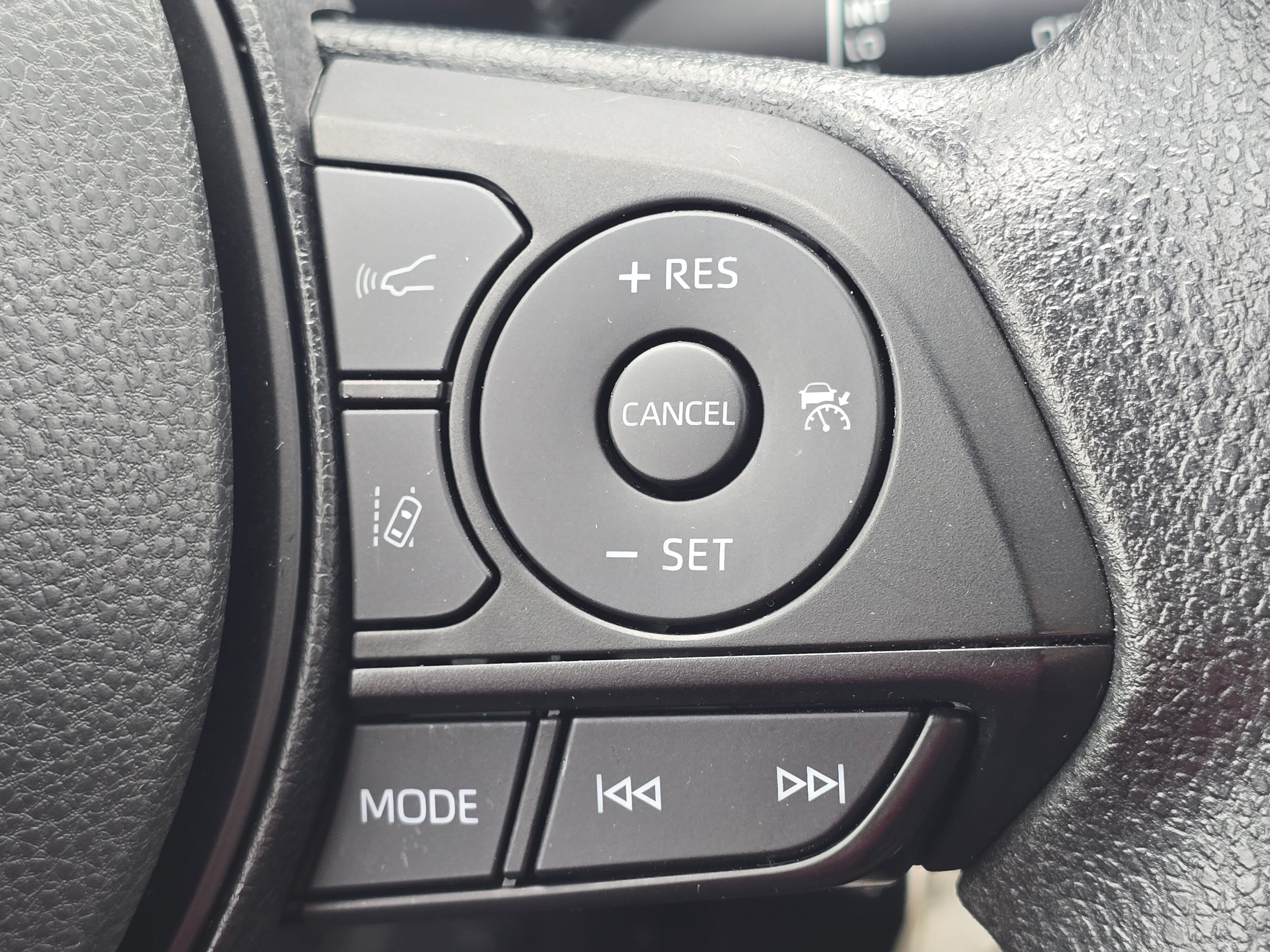 Used 2025 Toyota RAV4 LE AWD/4WD image 42
