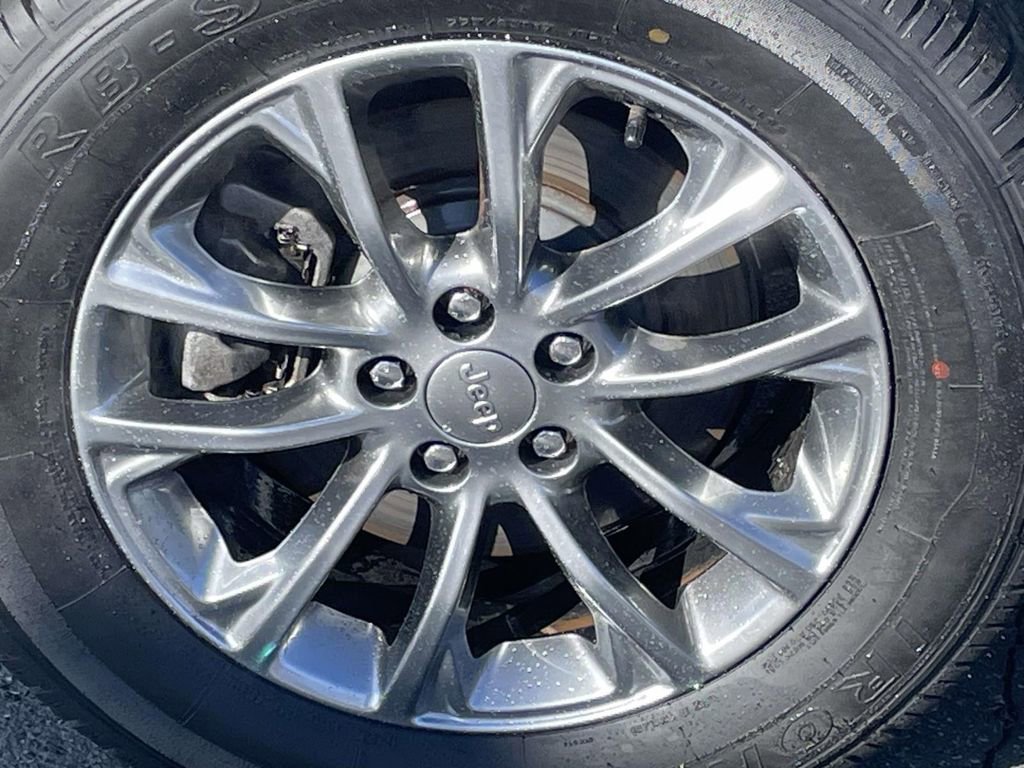 Used 2021 Jeep Cherokee Latitude Lux image 32