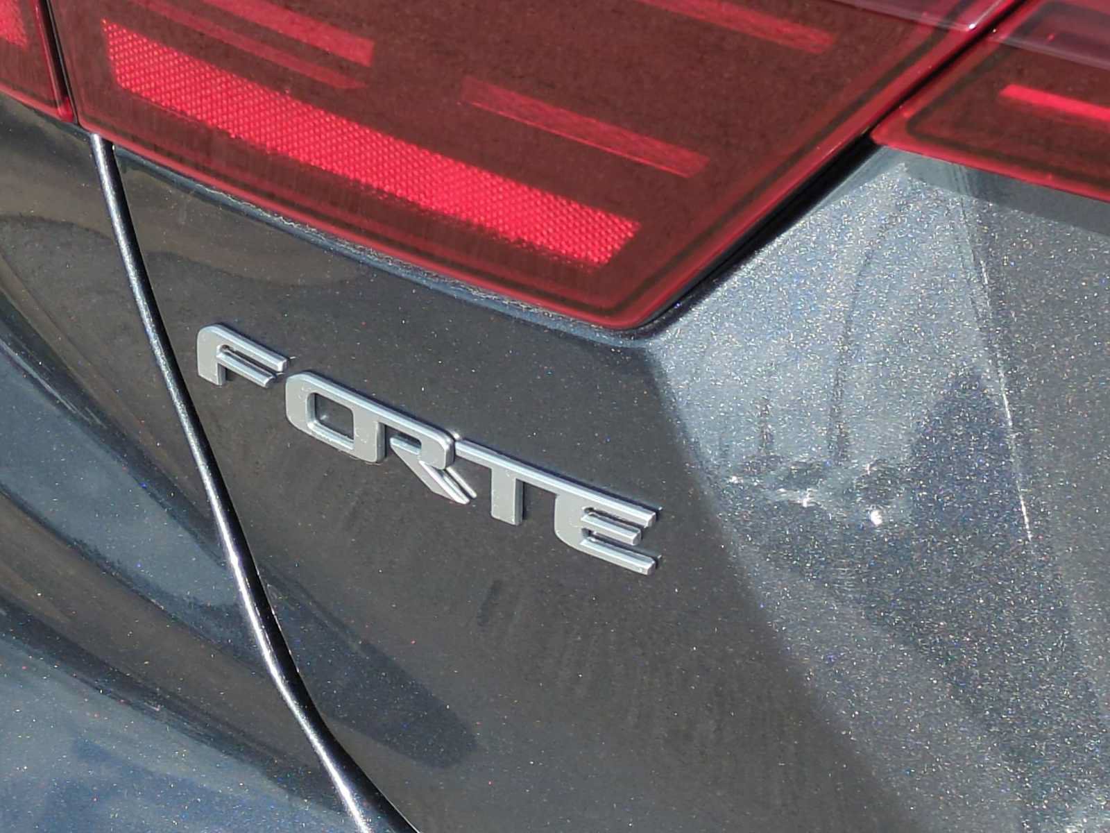 Used 2024 Kia Forte GT-Line FWD image 31