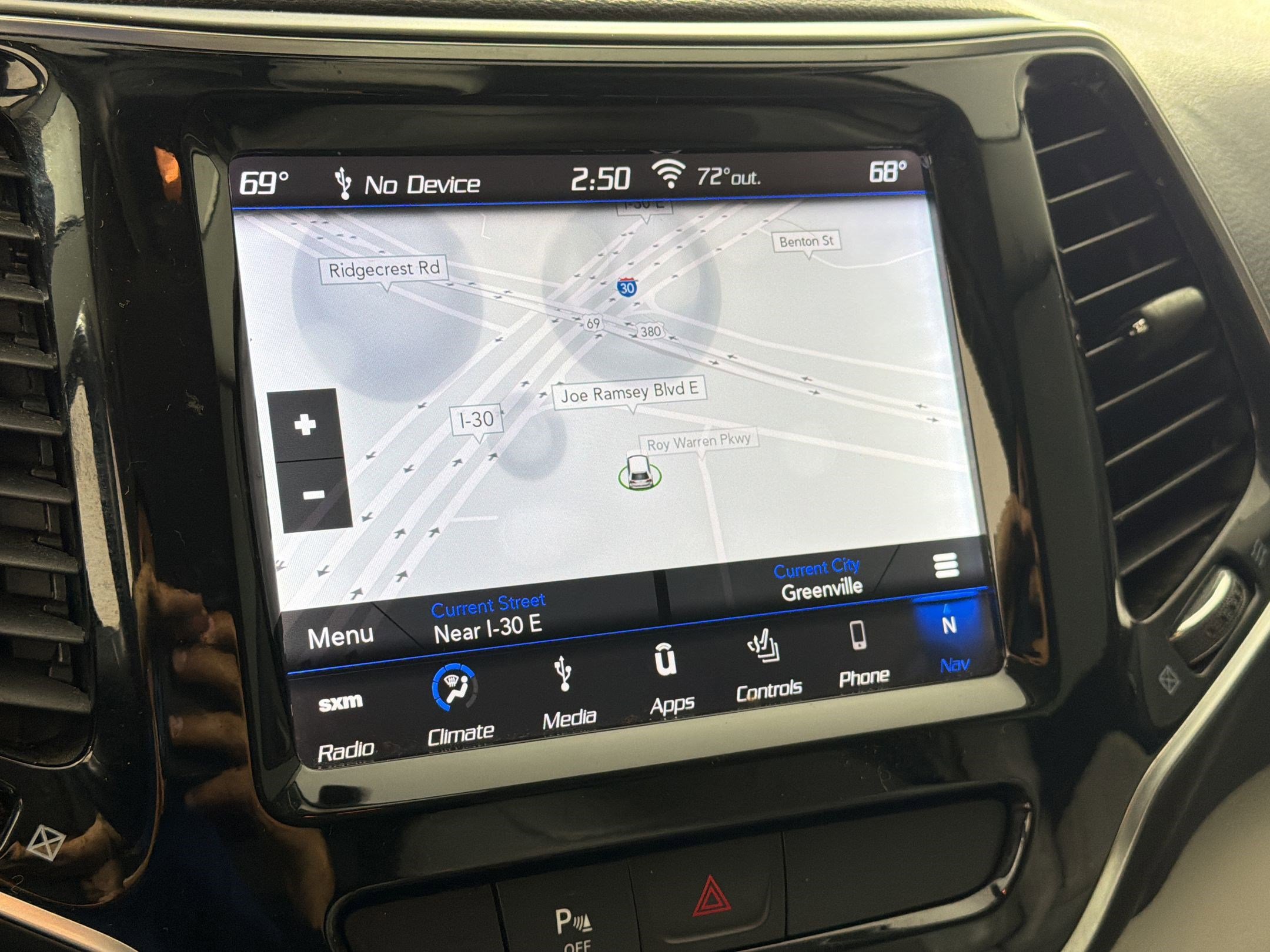 Used 2019 Jeep Cherokee Limited FWD image 25