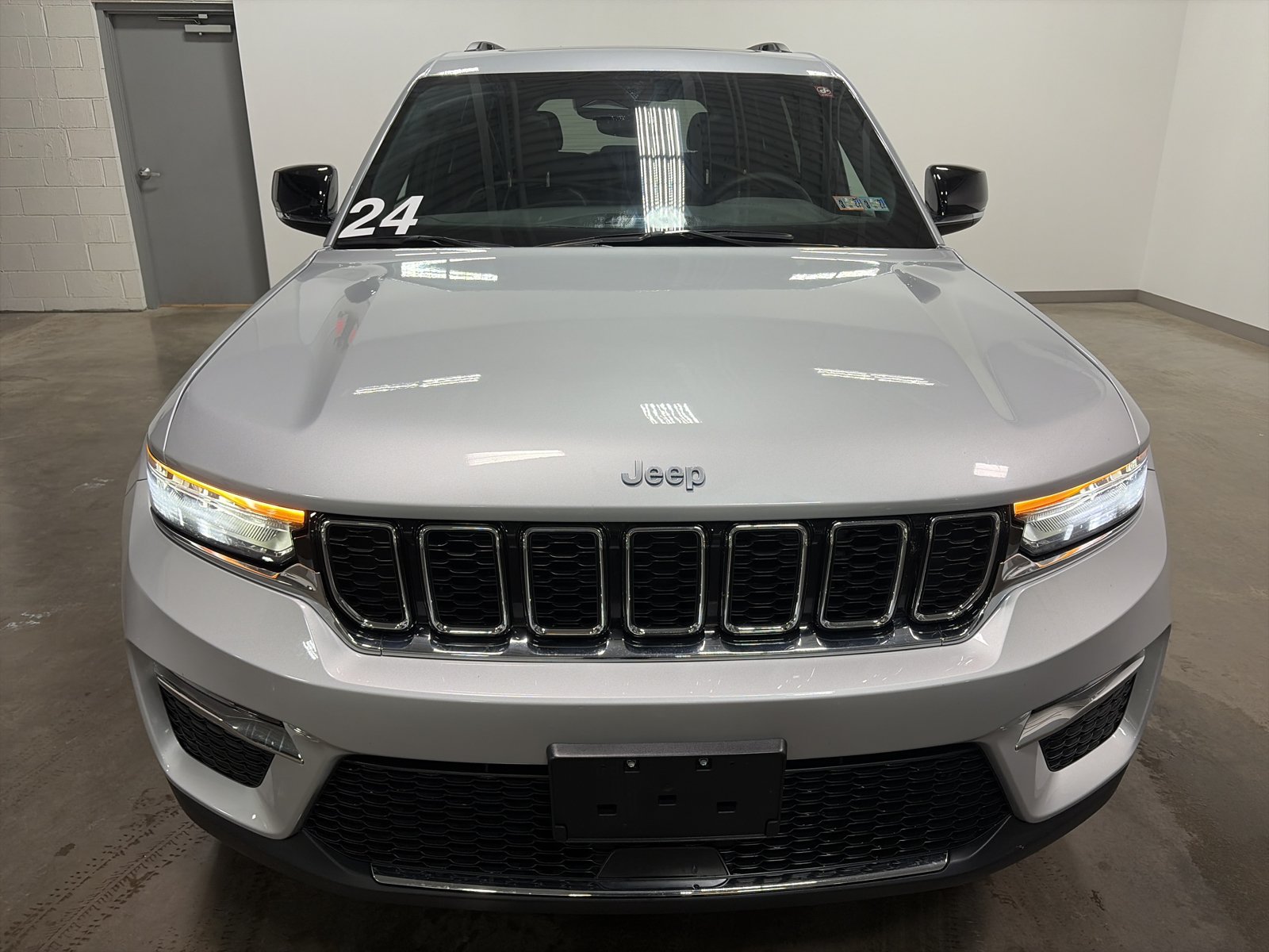 Used 2024 Jeep Grand Cherokee Limited 4xe AWD/4WD image 39