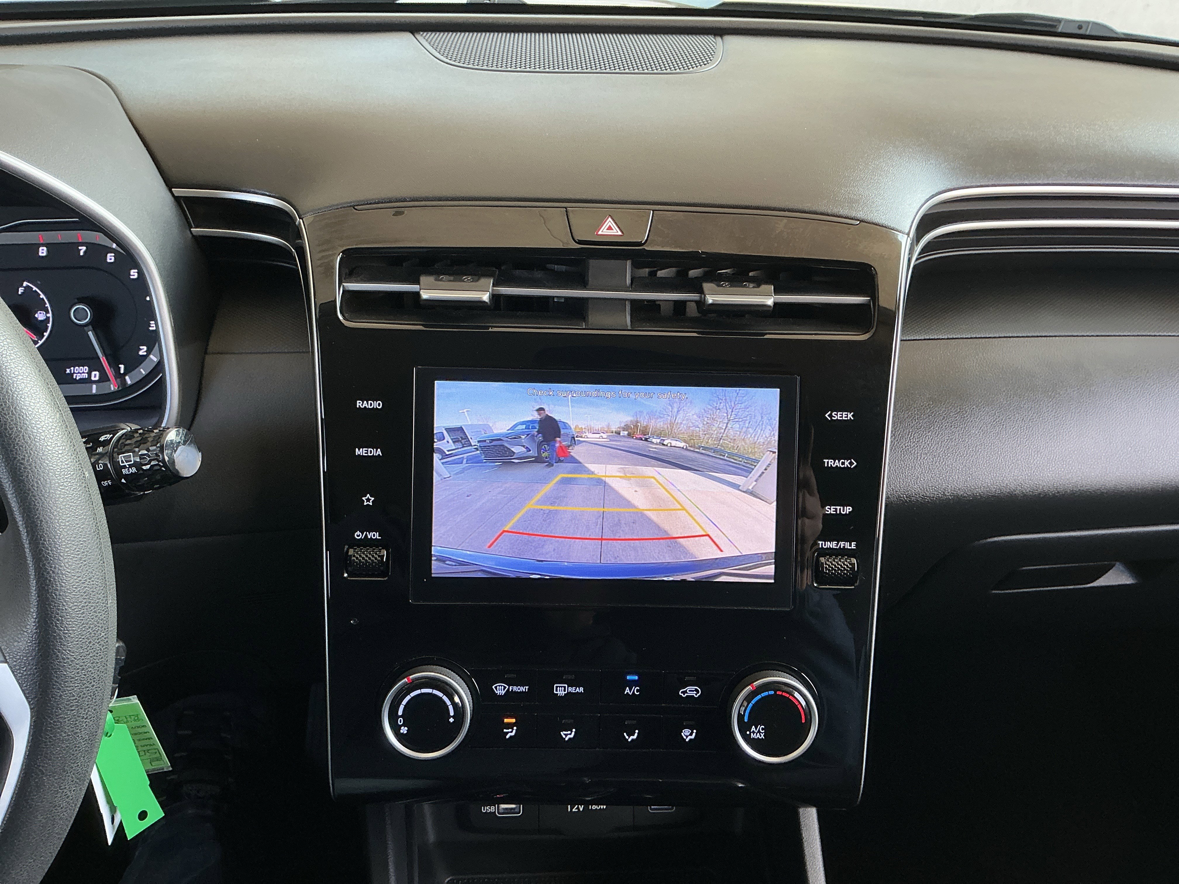 Used 2024 Hyundai Tucson SE image 10