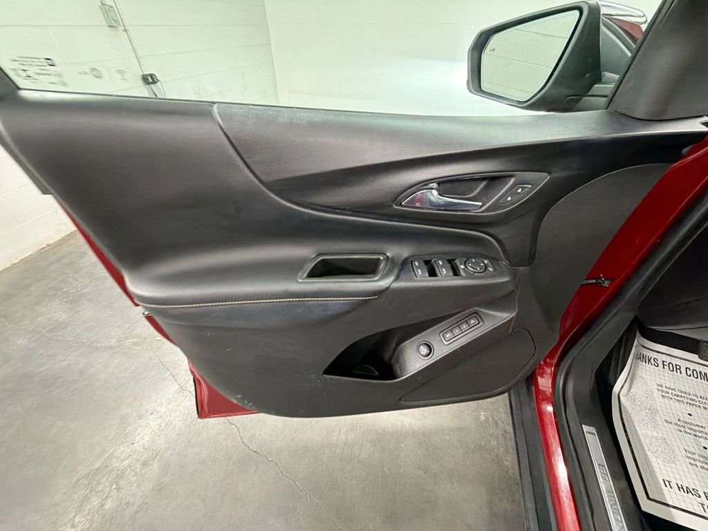 Used 2018 Chevrolet Equinox Premier image 21