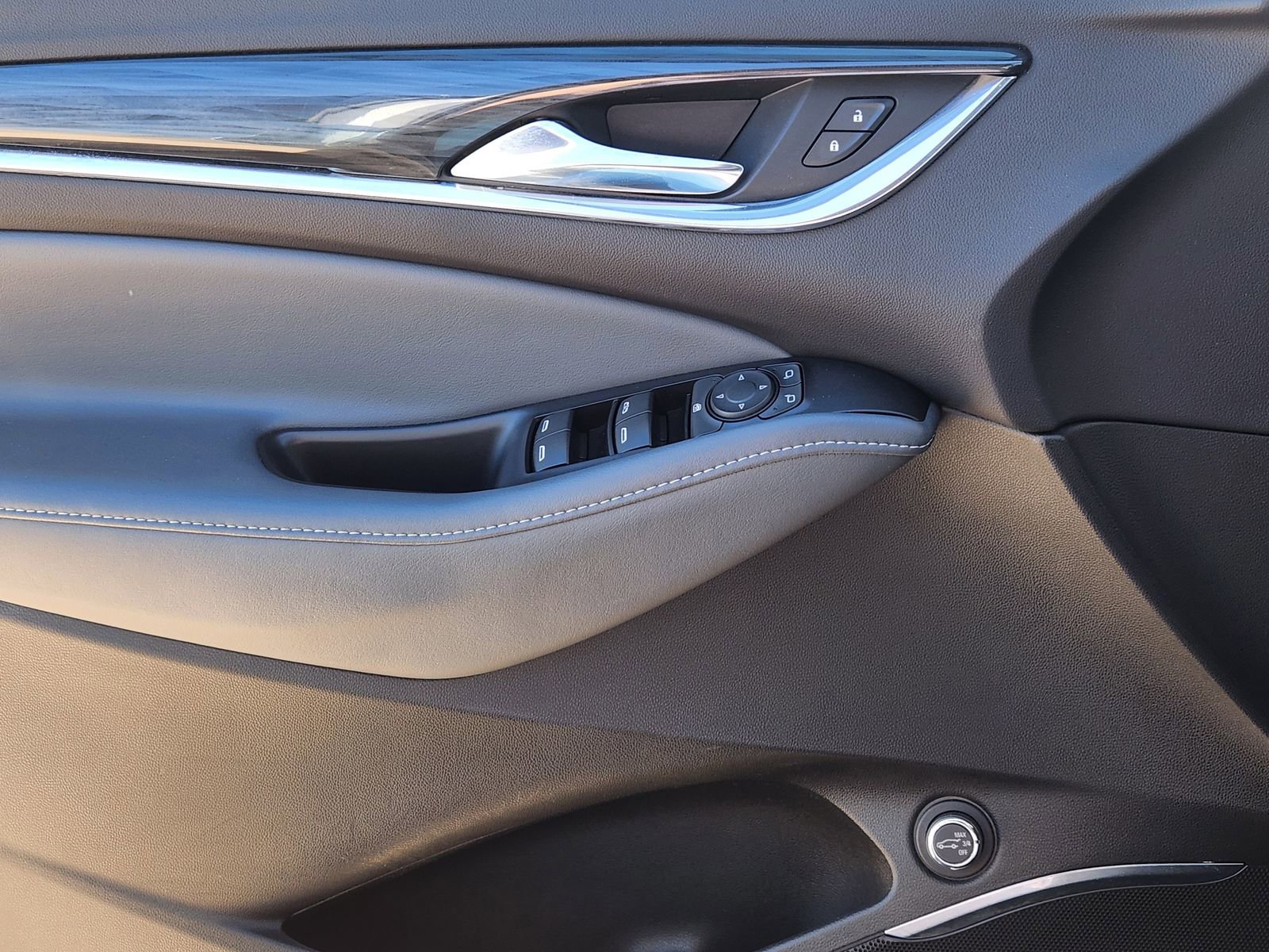 Used 2022 Buick Enclave Essence w/ Experience Buick Package image 26