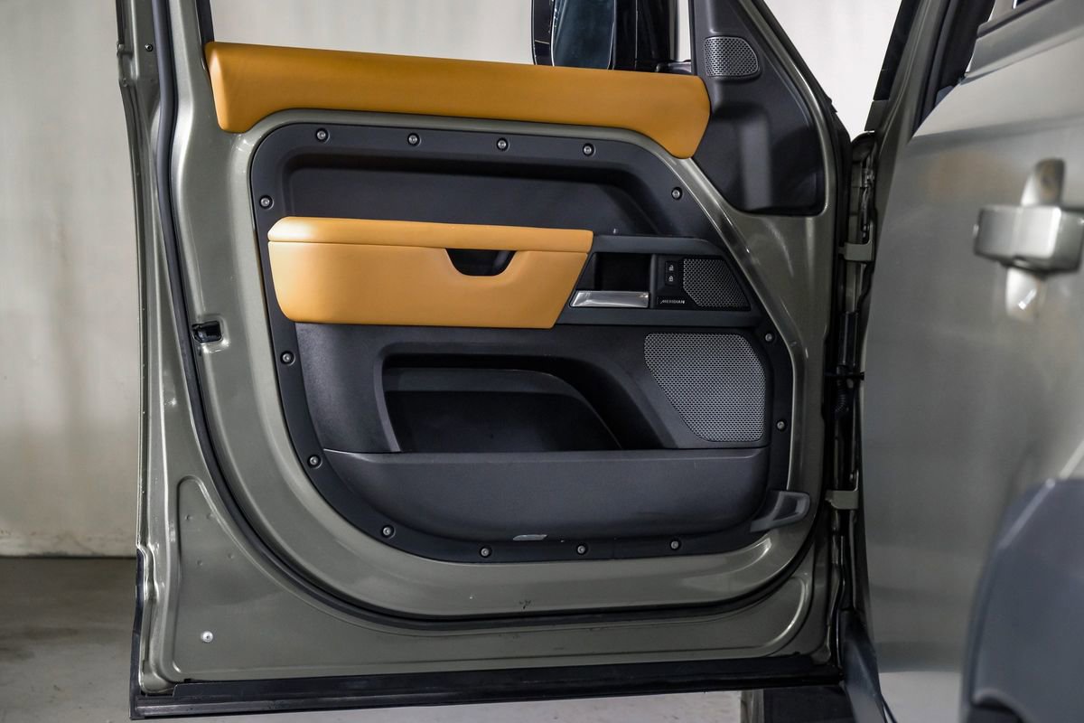 Used 2023 Land Rover Defender 110 X image 33