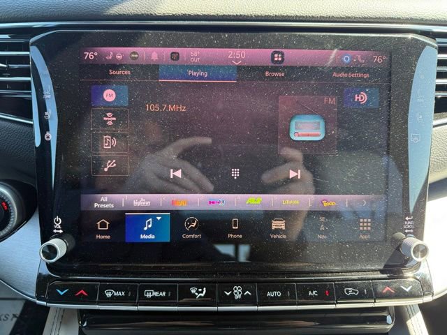 Used 2025 Jeep Wagoneer Series III w/ Premium Group I AWD/4WD image 27