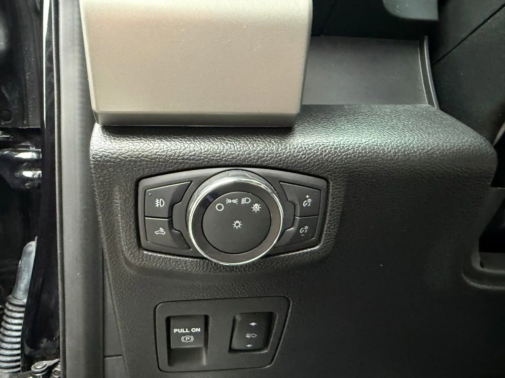 Used 2019 Ford F150 Lariat image 9