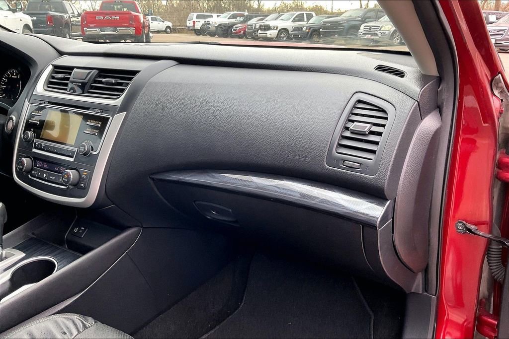Used 2016 Nissan Altima 2.5 SL w/ Moonroof Package image 16