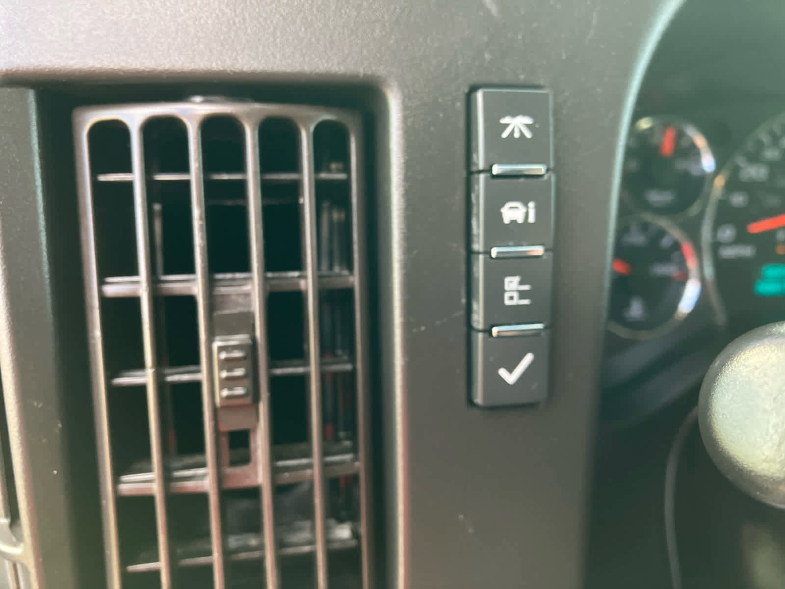 Used 2021 Chevrolet Express 2500 w/ Driver Convenience Package image 14