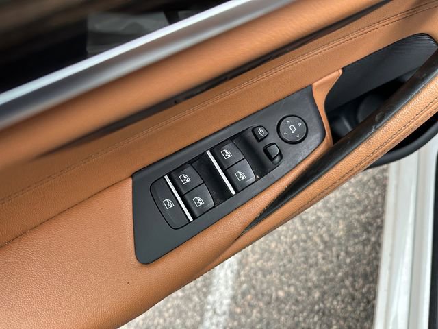 Used 2022 BMW 530i w/ Convenience Package RWD image 19