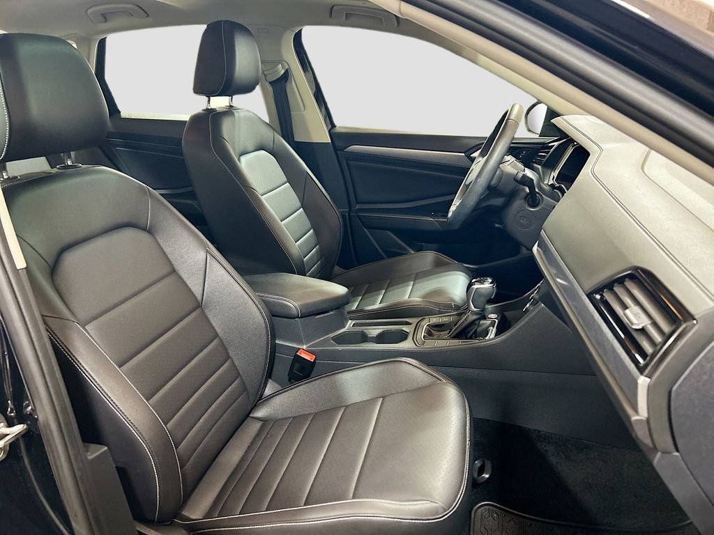 Used 2024 Volkswagen Jetta SE image 25