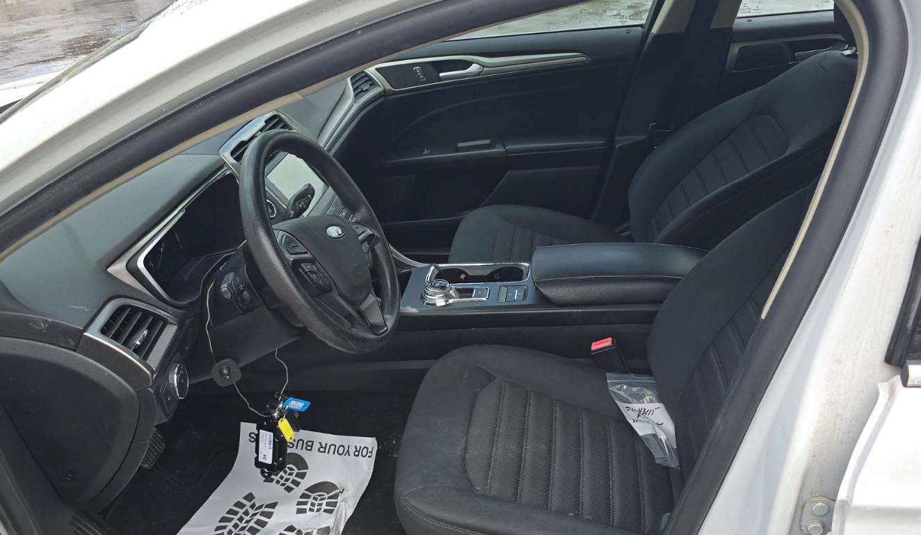 Used 2019 Ford Fusion SE image 9