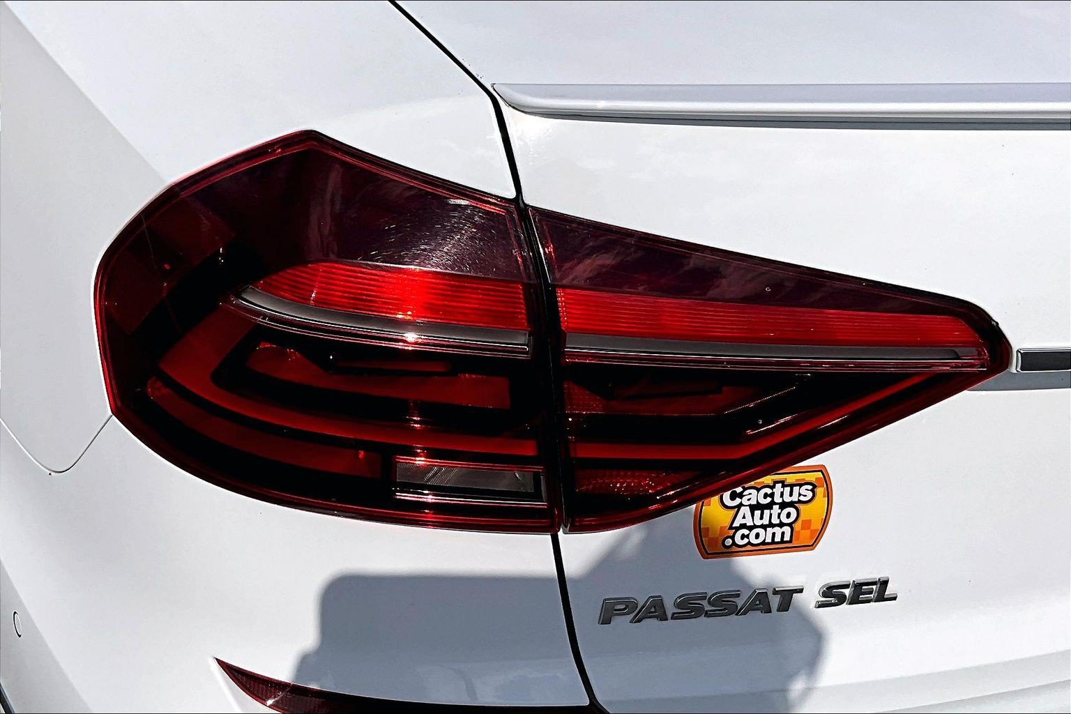 Used 2018 Volkswagen Passat 2.0T SEL Premium FWD image 23