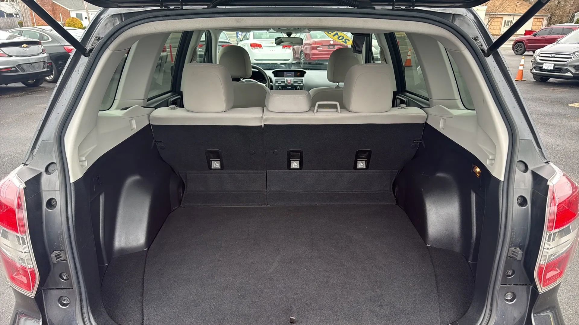 Used 2015 Subaru Forester 2.5i Premium w/ All-Weather Package AWD/4WD image 10