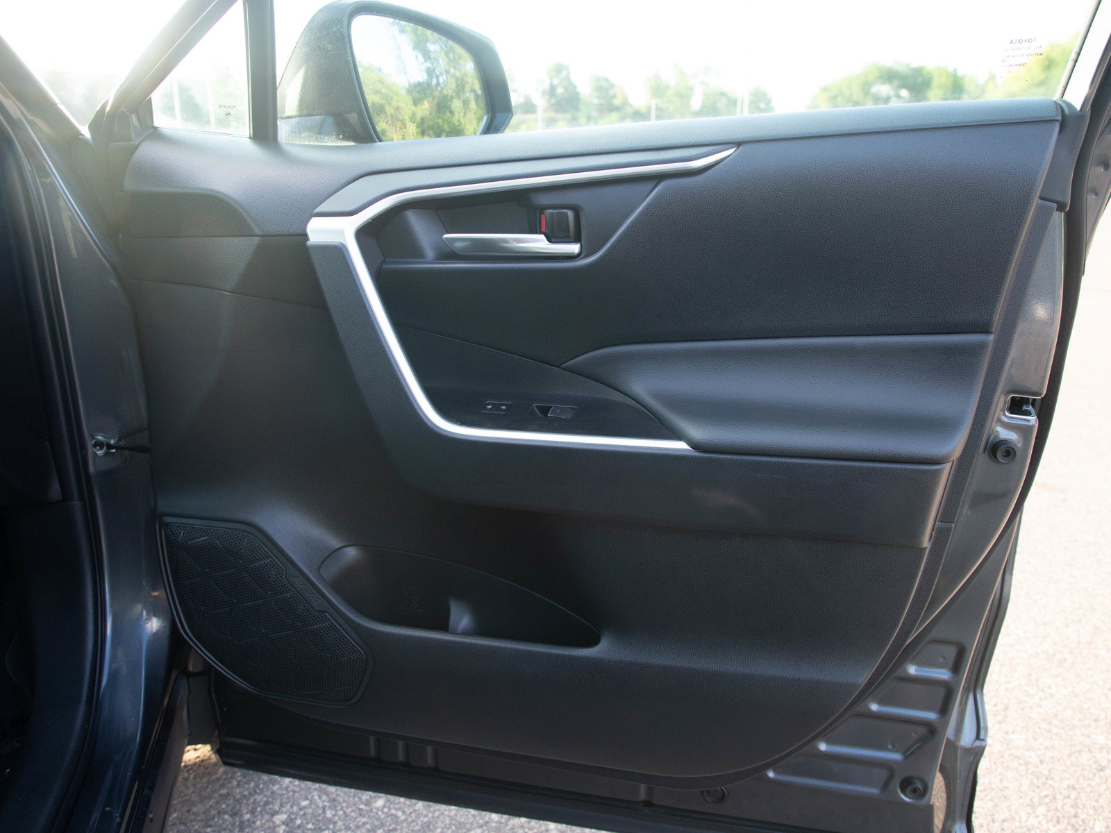 Used 2024 Toyota RAV4 XLE AWD/4WD image 11