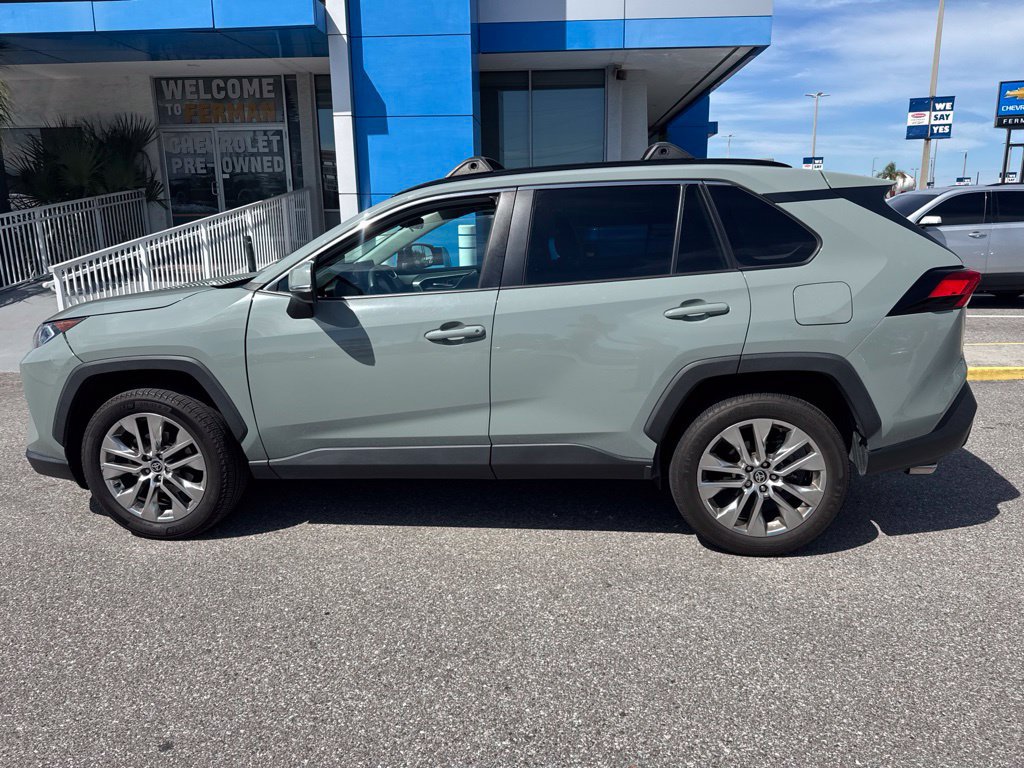 Used 2021 Toyota RAV4 XLE Premium AWD/4WD image 8