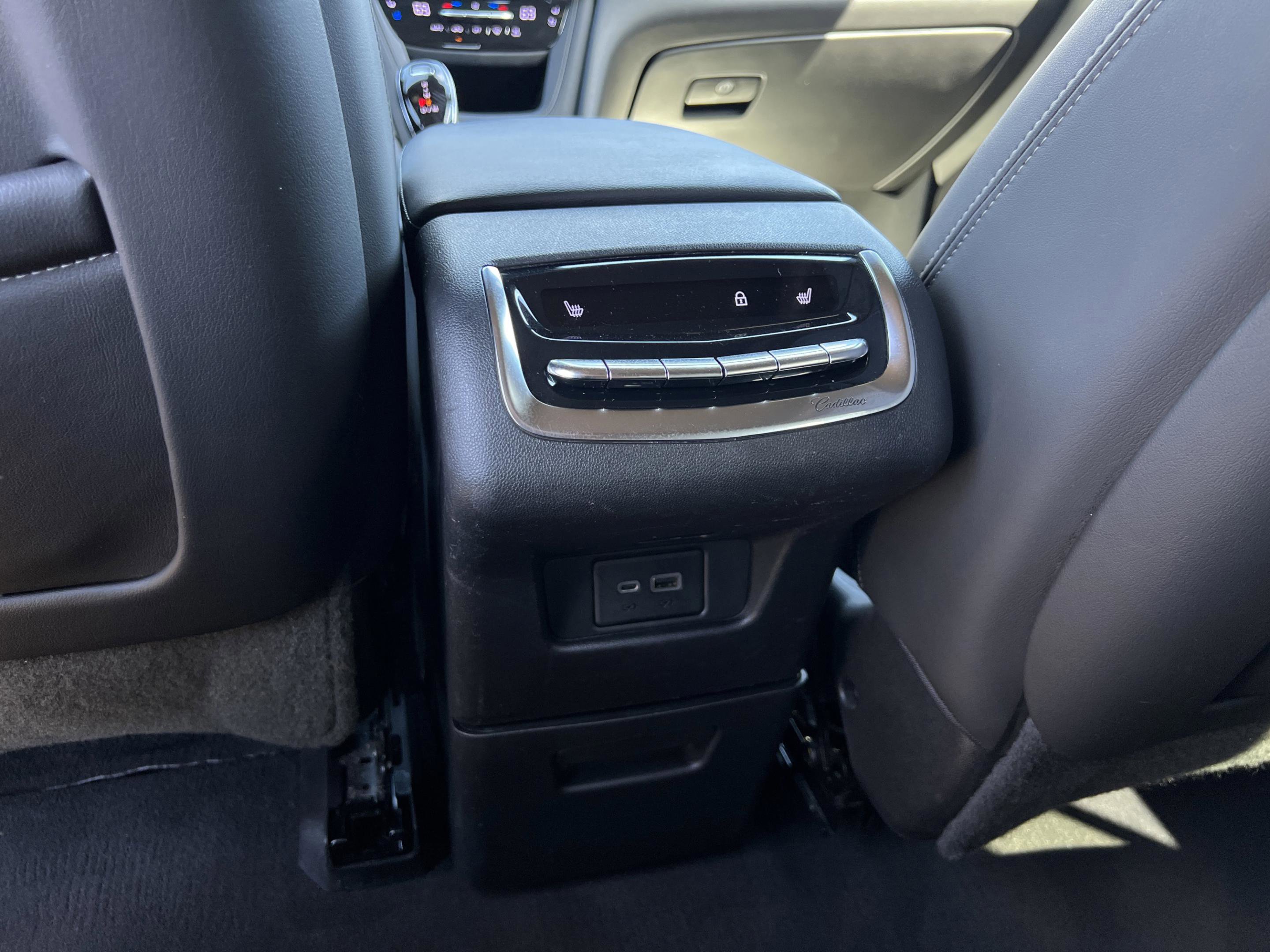 Used 2020 Cadillac XT6 Premium Luxury image 34