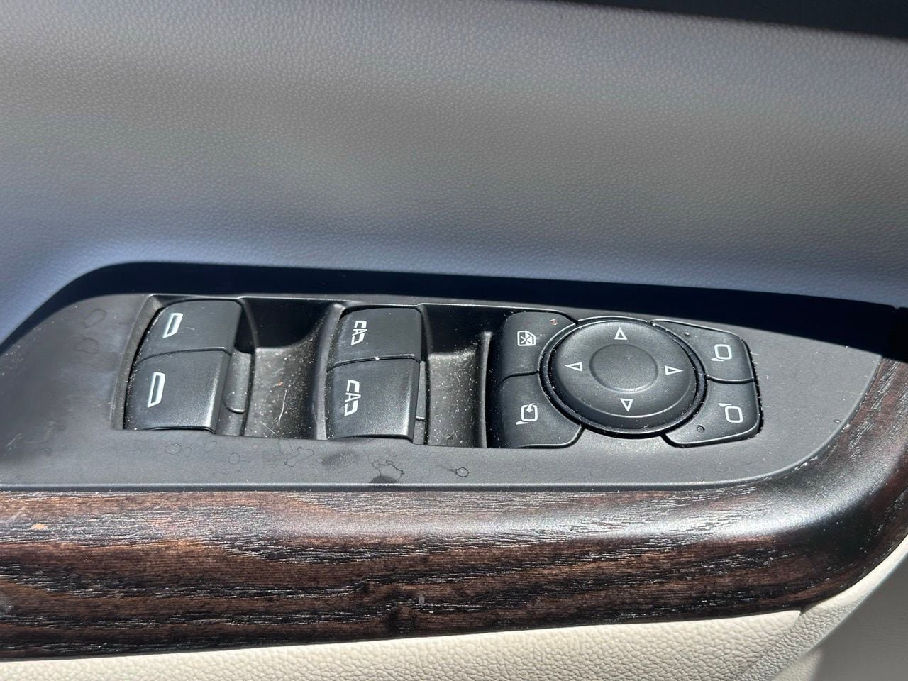 Used 2021 GMC Acadia Denali AWD/4WD image 26