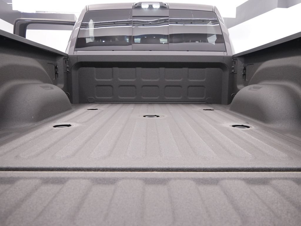 New 2026 RAM 3500 Laramie AWD/4WD image 15