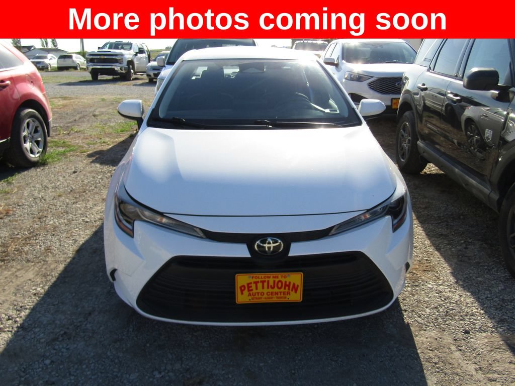 Used 2025 Toyota Corolla LE FWD image 8