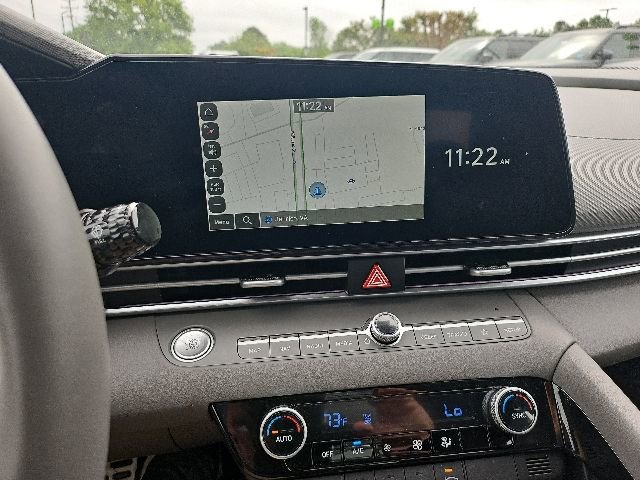 Certified 2025 Hyundai Elantra SEL FWD image 13