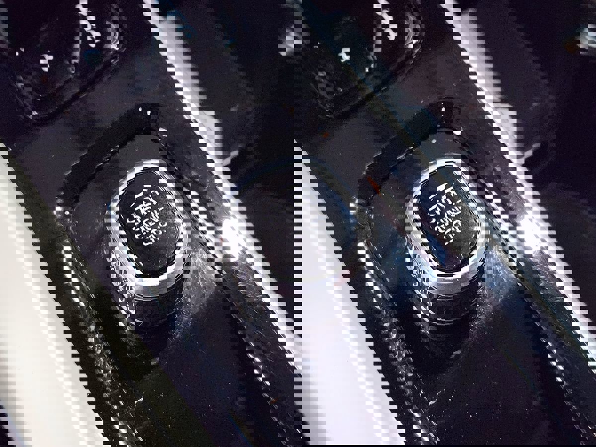 Used 2023 Volvo XC60 T8 Plus w/ Protection Package Premier image 40