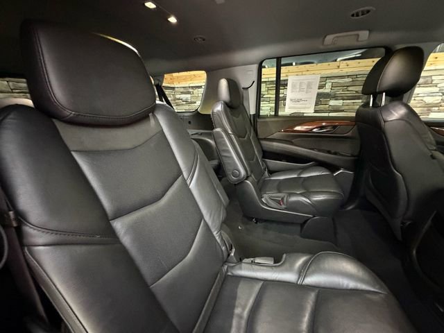 Used 2019 Cadillac Escalade ESV 4WD image 31