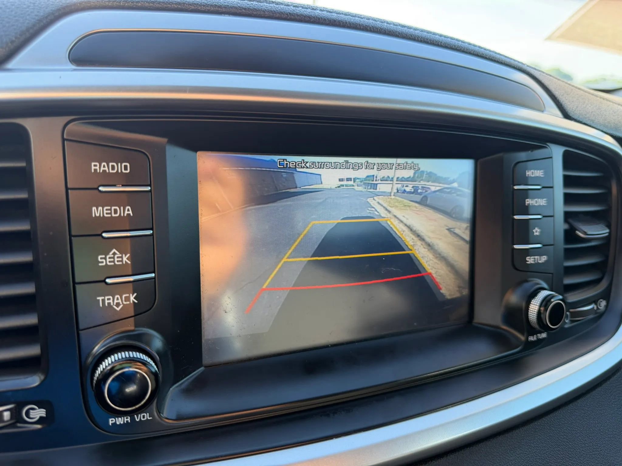 Used 2019 Kia Sorento LX image 24